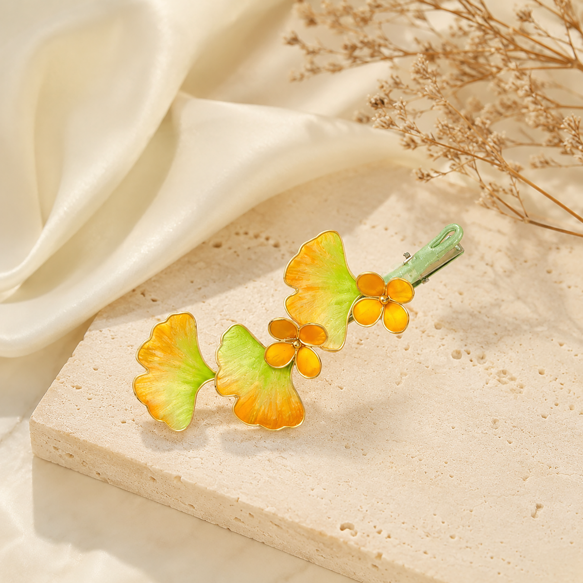 Ginkgo Leaf Ronghua hair clip product angle