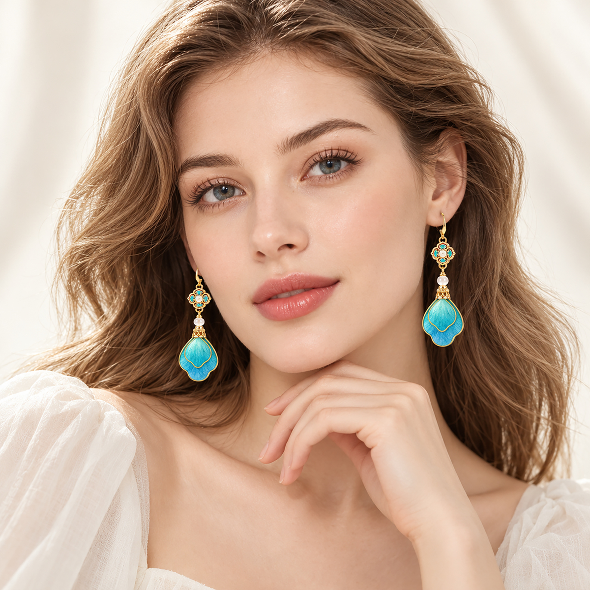 Distant Mountains Ronghua drop earrings detail of silk gradient