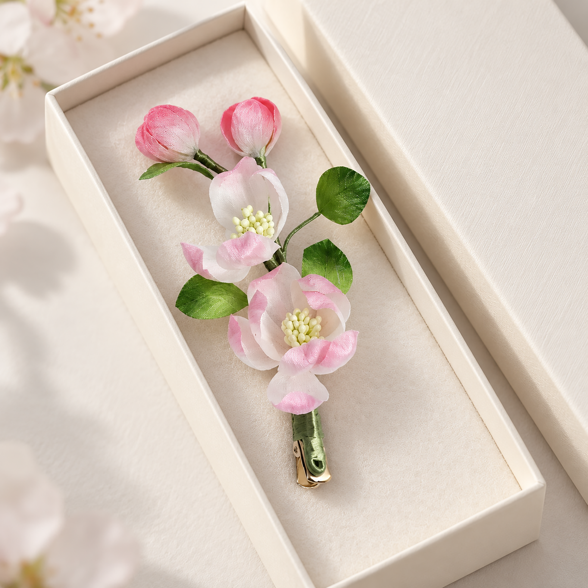Spring blossom Ronghua hair clip in a cream gift box