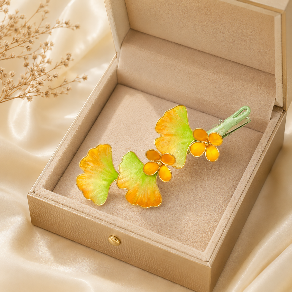 Yinxingye ginkgo leaf Ronghua hair clip detail
