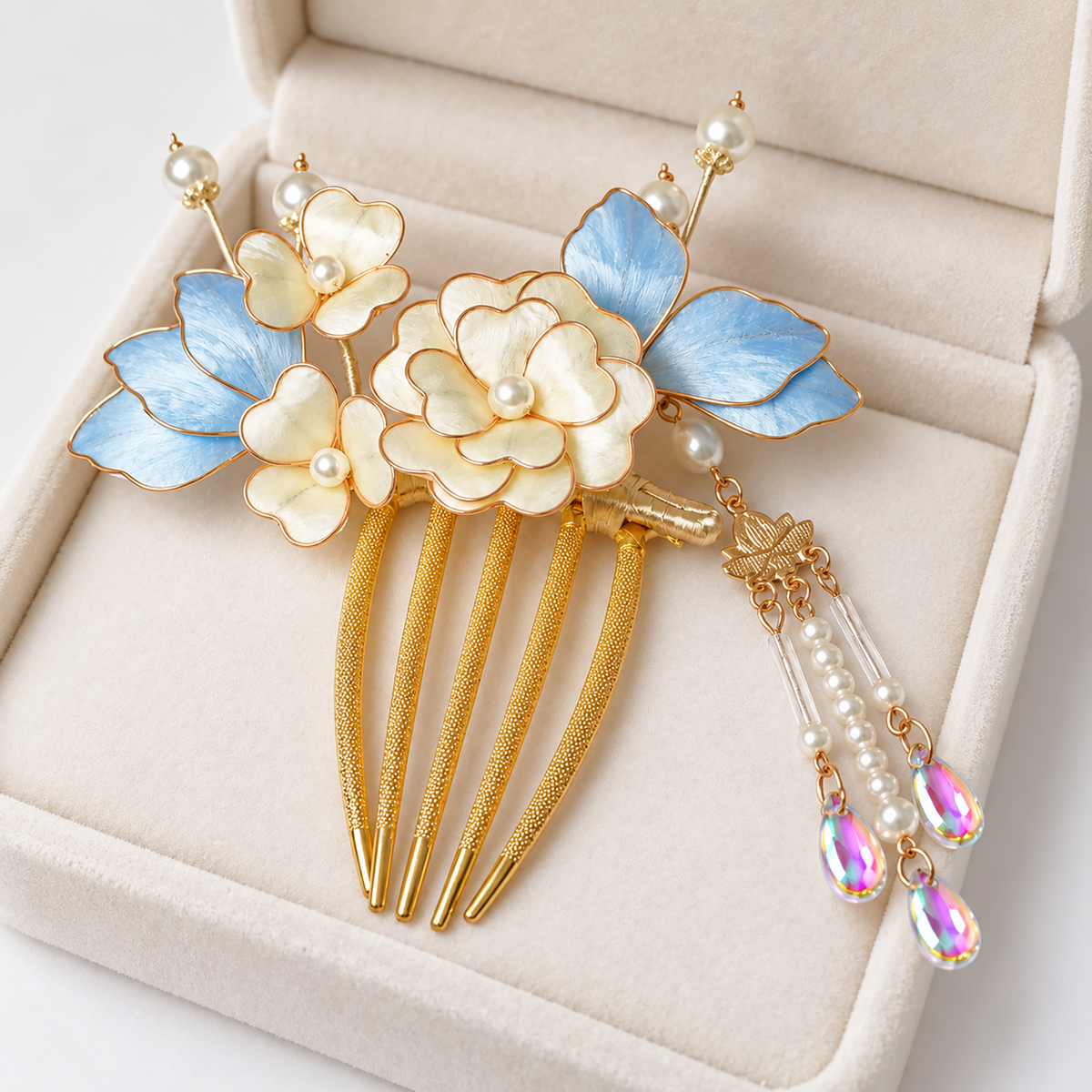 Ivory blossom Ronghua hair comb presented in an ivory gift box