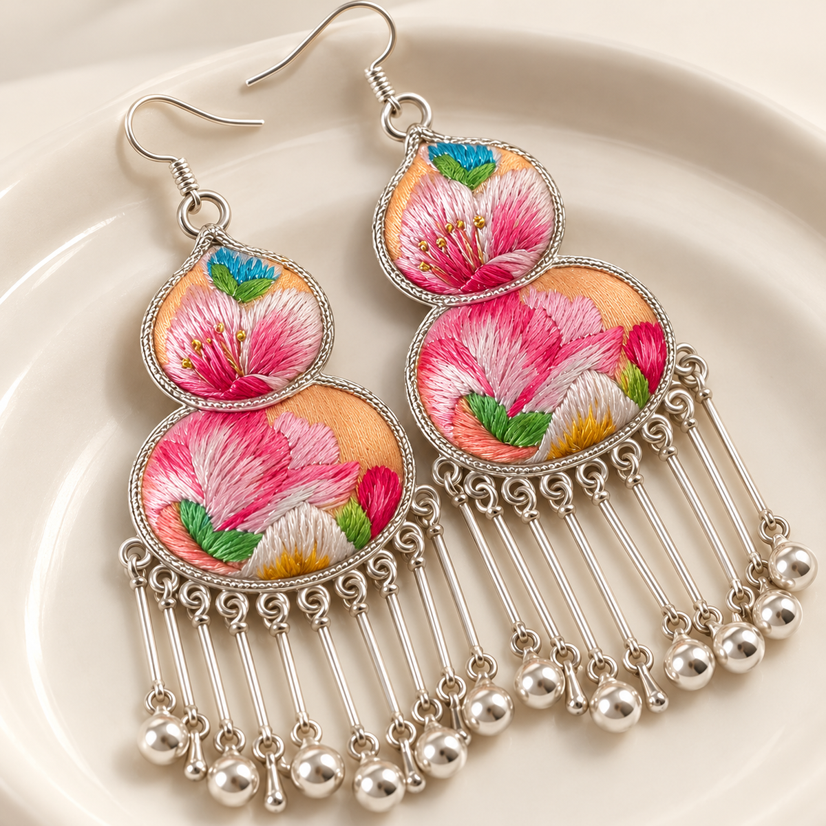 Hulu pink embroidered gourd tassel earrings — photo 5