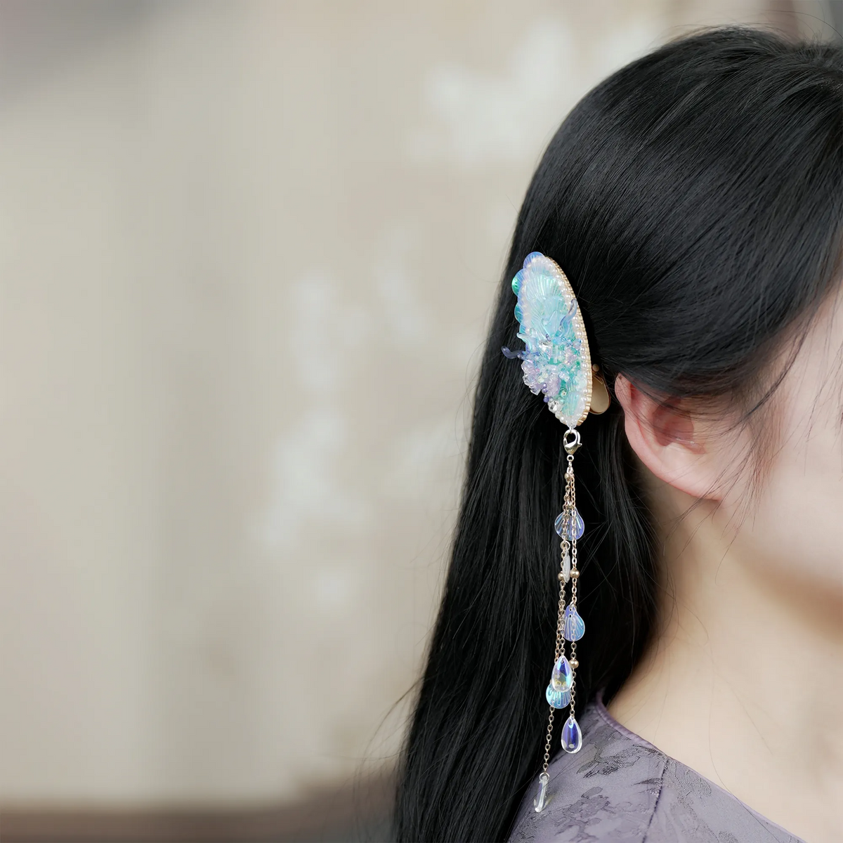 Ao Bing Dragon Hair Clip worn at the side of the hair