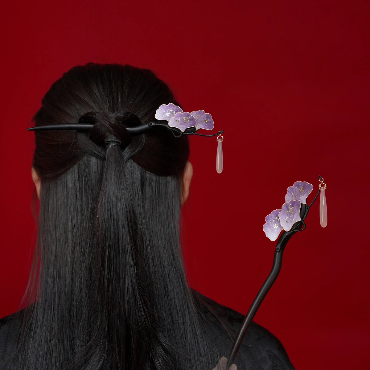 Purple Ginkgo Ronghua Hairpin worn in a bun