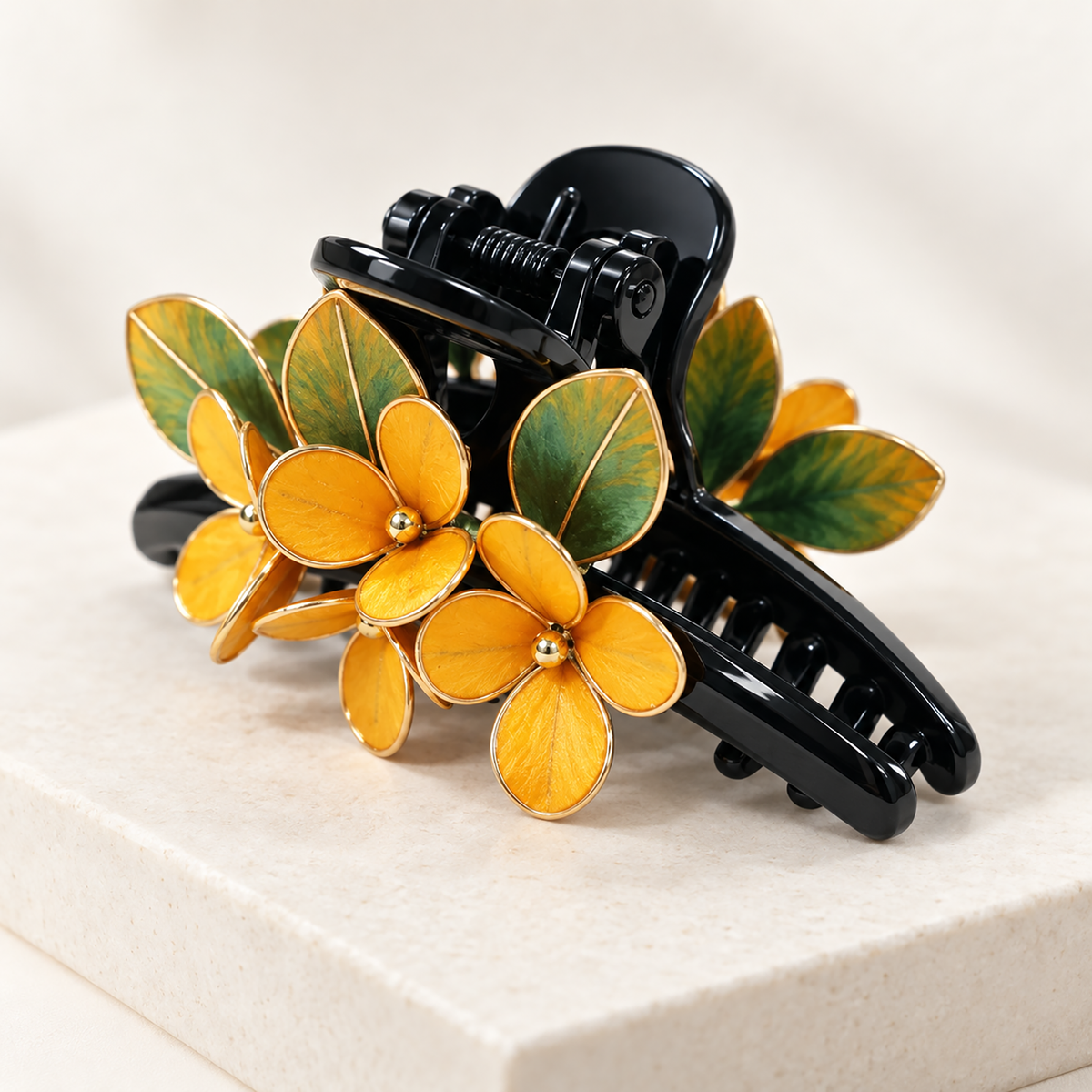 Yellow autumn blossom mulberry-silk Ronghua claw hair clip on stone