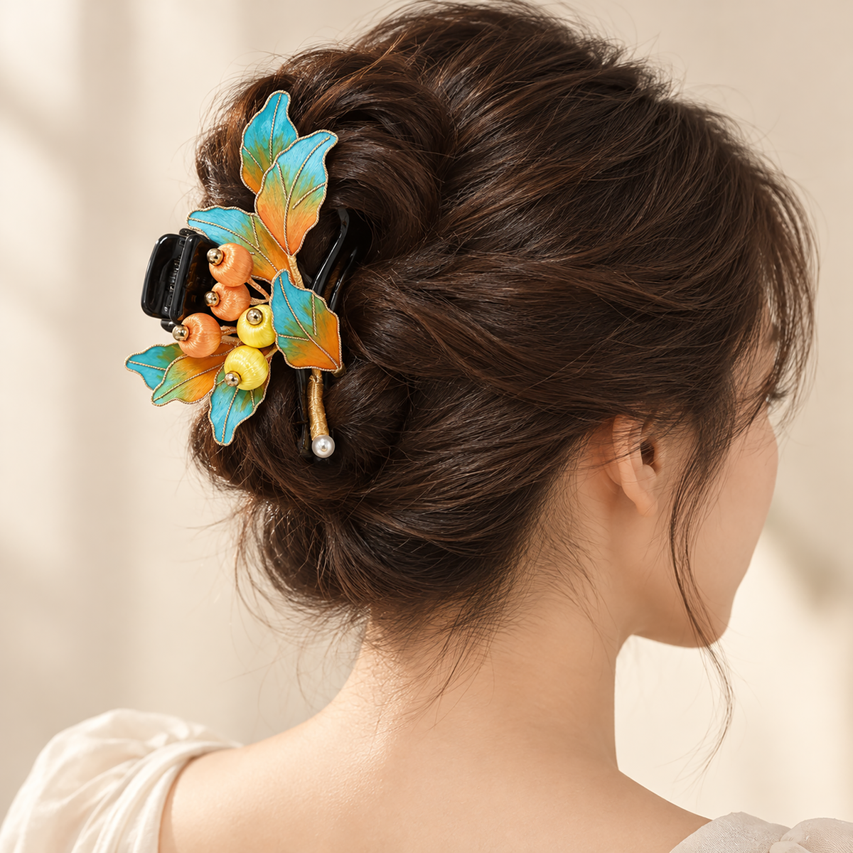 Qiushi Ronghua claw clip with orange berries product angle