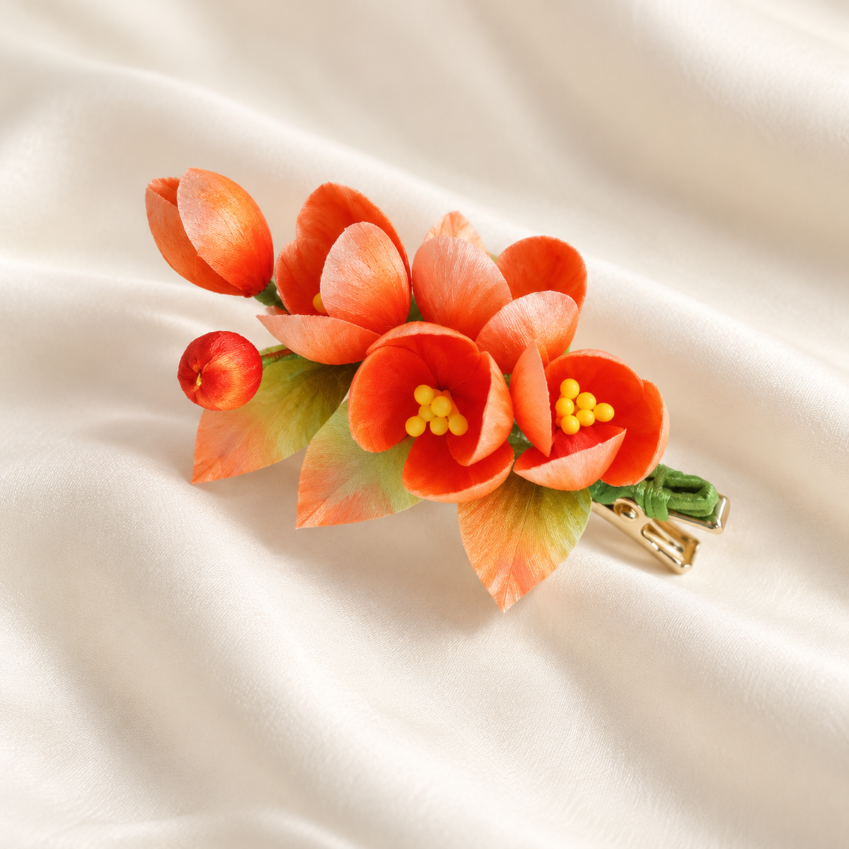 Fanghua Chuzhan hair clip on silk fabric