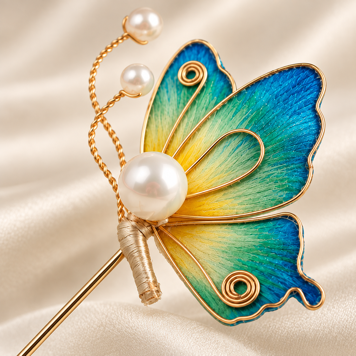 Butterfly Ronghua brooch detail of silk gradient wing and shell pearls