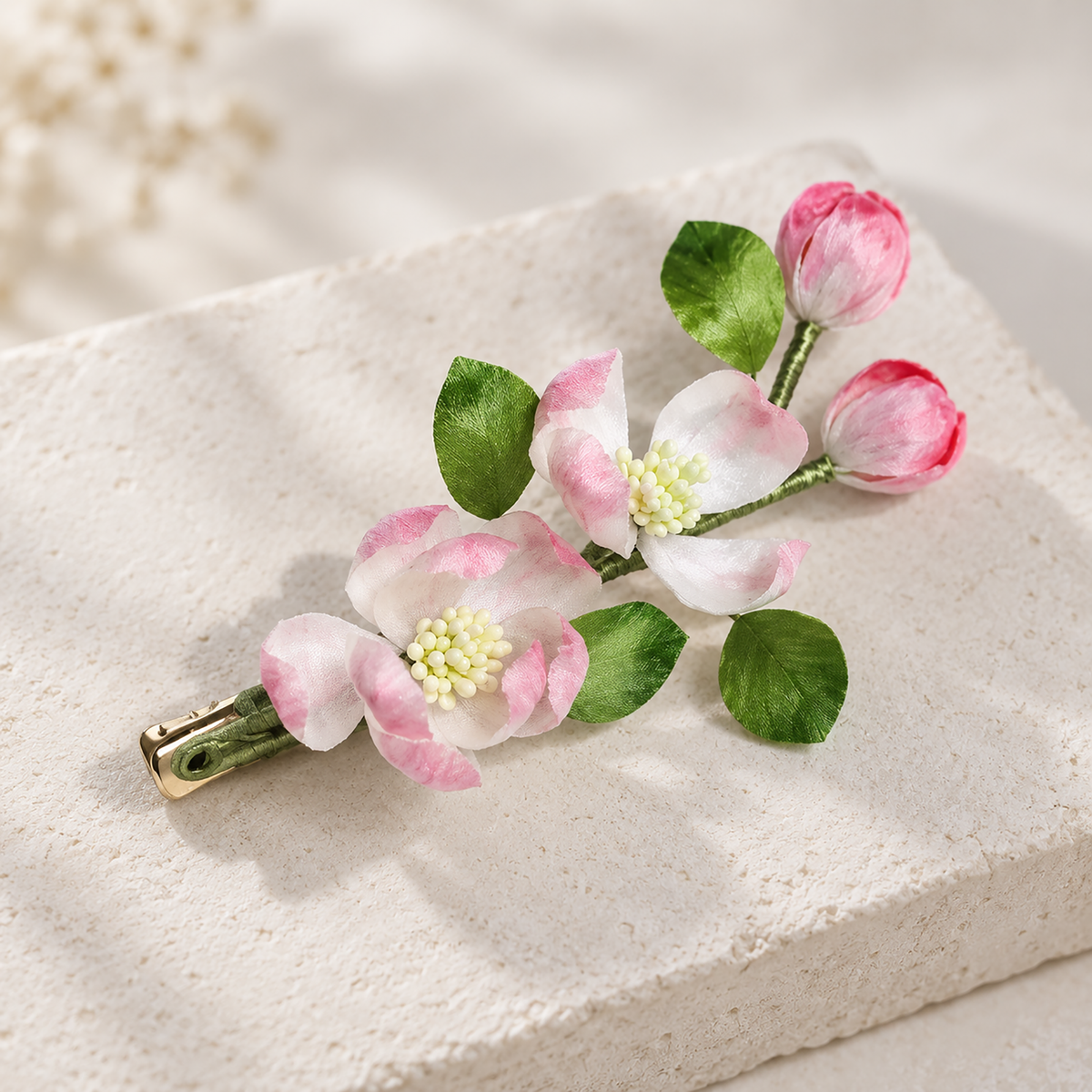 Spring Blossom Ronghua hair clip with gold-tone alligator base